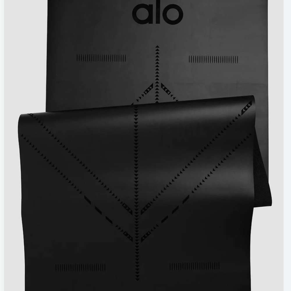 NEW ALO Yoga Black Mat - Still in Packaging